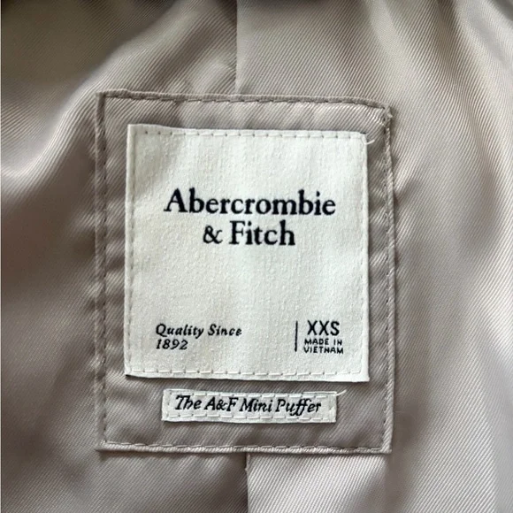 Abercrombie & Fitch Soft Gray Faux Fur Mini Puffer Jacket - Picture 4 of 4